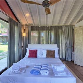 5 bedroom villa with pool and tennis court near San Gimignano, sleeps 10